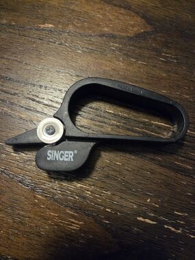 Vintage Singer Cutting Edge Rolling Scissors Easy Roll & Cut Left or Right Hand